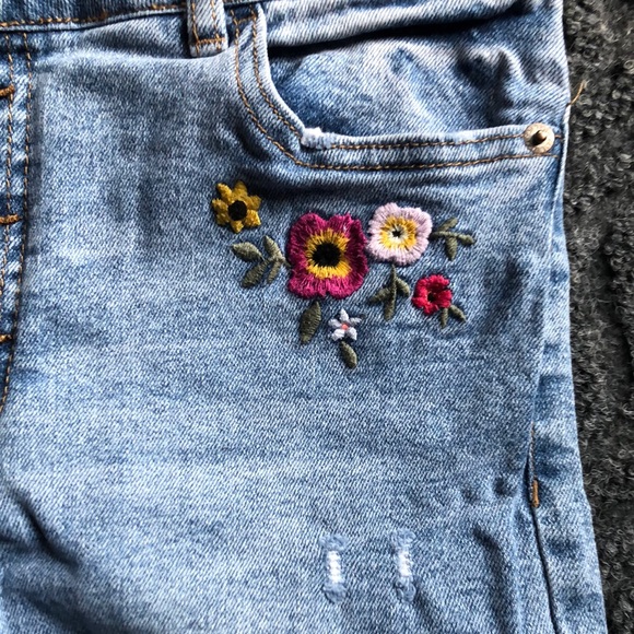 Cat & Jack Light Blue Girls Jeans with Colorful Embroidery - Picture 3 of 8